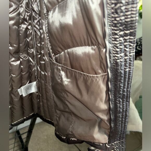 Andrew Marc packable lightweight gray hooded puffer jacket with bag EUC - Picture 4 of 12